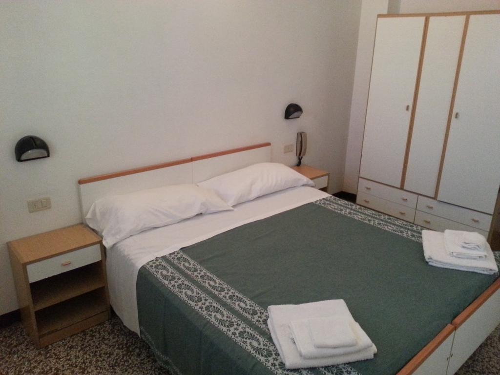 Fiorina Bed&Breakfast - Colazione Fino A Mezzogiorno - Beach Village Gratuito - Aquafan25 Oltremare20 Riccione Bilik gambar