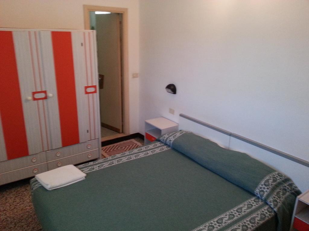 Fiorina Bed&Breakfast - Colazione Fino A Mezzogiorno - Beach Village Gratuito - Aquafan25 Oltremare20 Riccione Bilik gambar
